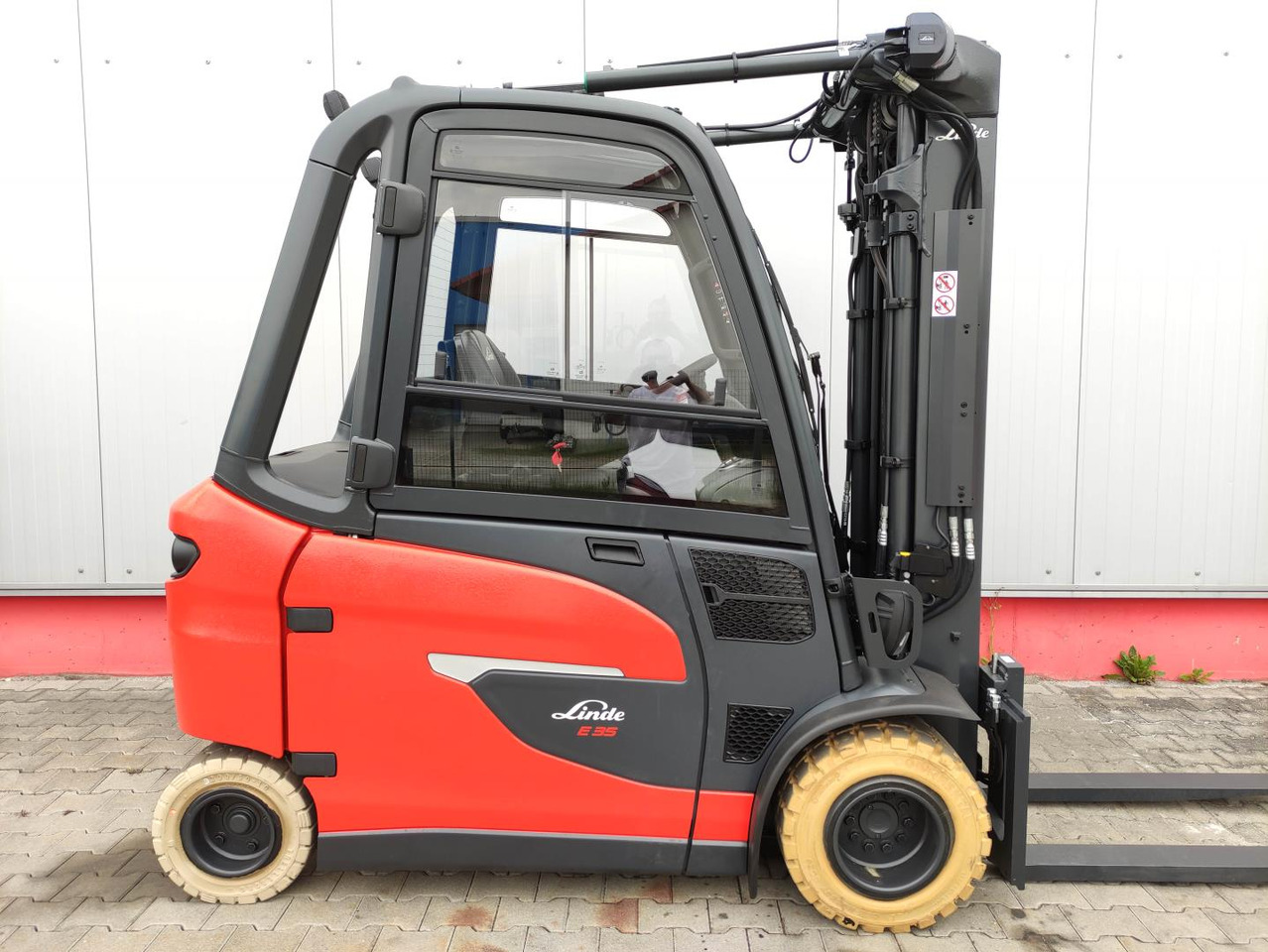 Linde E35HL-01-1252 *Batterie NEU* - Electric forklift: picture 2 Linde E35HL-01-1252 *Batterie NEU* - Electric forklift: picture 2