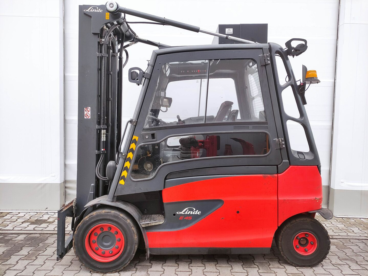 Linde E45HL-01-/600-388 - Electric forklift: picture 1 Linde E45HL-01-/600-388 - Electric forklift: picture 1