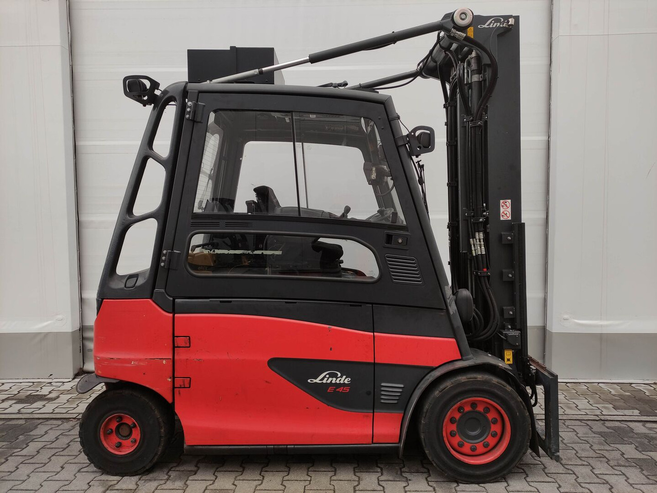 Linde E45HL-01-/600-388 - Electric forklift: picture 2 Linde E45HL-01-/600-388 - Electric forklift: picture 2