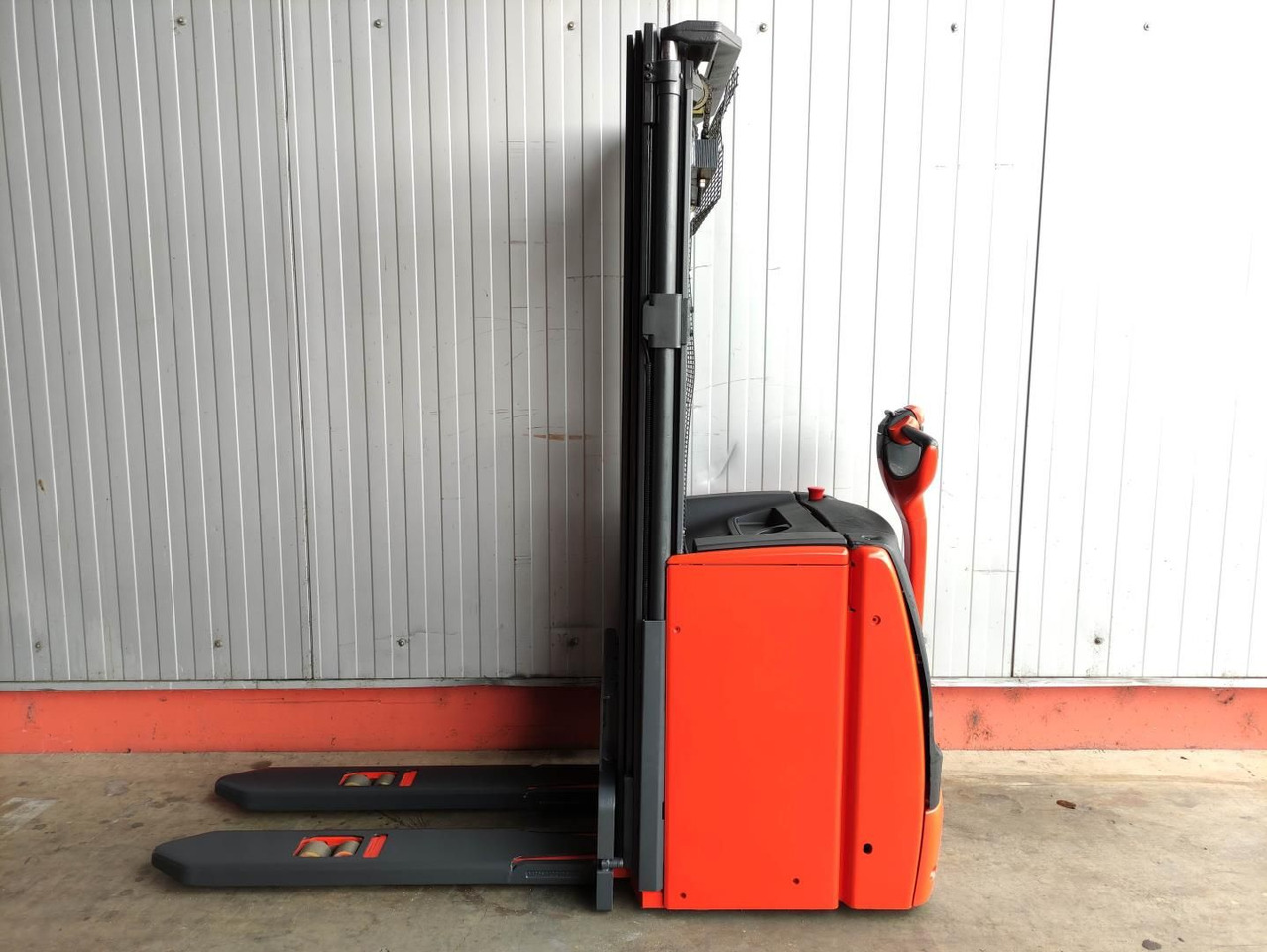 Linde L16-1173 - Stacker: picture 1 Linde L16-1173 - Stacker: picture 1