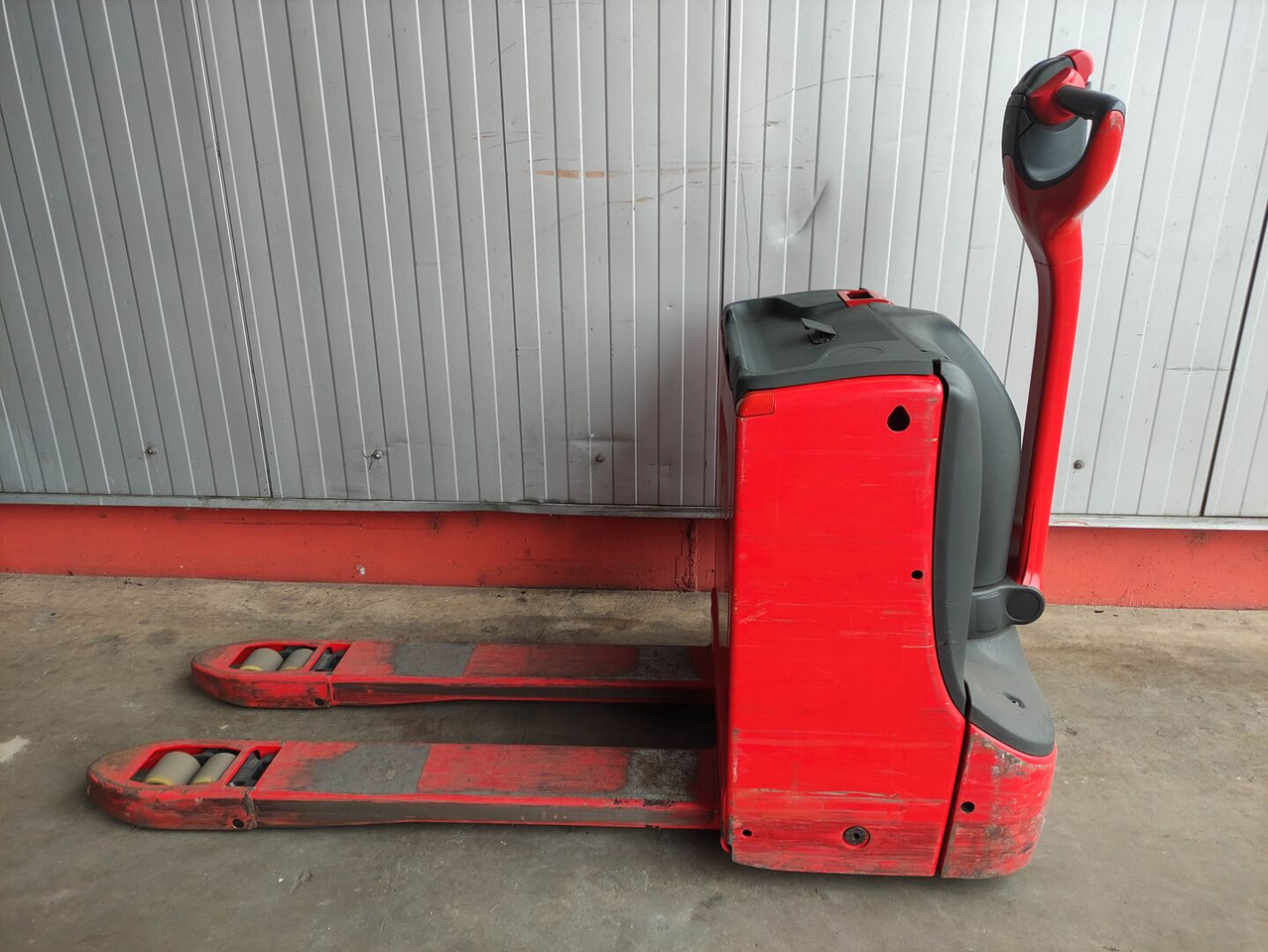 Linde T18-1152 - Pallet truck: picture 1 Linde T18-1152 - Pallet truck: picture 1