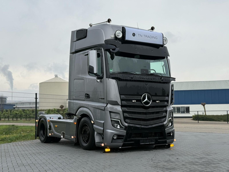 Mercedes-Benz 1863.630 SHOWTRUCK, VOLLUCHT, L PAKKET, HYDRAULIEK, TOPSTAAT. - Tractor truck: picture 2 Mercedes-Benz 1863.630 SHOWTRUCK, VOLLUCHT, L PAKKET, HYDRAULIEK, TOPSTAAT. - Tractor truck: picture 2