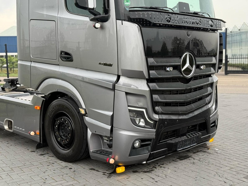 Mercedes-Benz 1863.630 SHOWTRUCK, VOLLUCHT, L PAKKET, HYDRAULIEK, TOPSTAAT. - Tractor truck: picture 3 Mercedes-Benz 1863.630 SHOWTRUCK, VOLLUCHT, L PAKKET, HYDRAULIEK, TOPSTAAT. - Tractor truck: picture 3