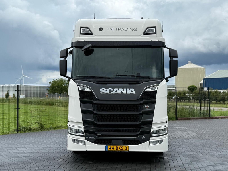 Scania R520A6X2/4NB 6X2/4, LEATHER, RETARDER, 2X TANK, TOP. - Tractor truck: picture 4 Scania R520A6X2/4NB 6X2/4, LEATHER, RETARDER, 2X TANK, TOP. - Tractor truck: picture 4