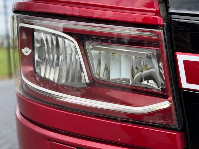Scania S580 V8 NGS SHOWTRUCK, VOLLUCHT, RETARDER, LEER, GESTUURD. - Tractor truck: picture 5 Scania S580 V8 NGS SHOWTRUCK, VOLLUCHT, RETARDER, LEER, GESTUURD. - Tractor truck: picture 5