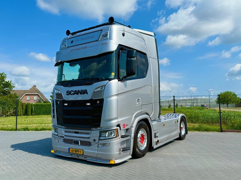 Scania S650 ADR, FULL AIR, LEATHER, SHOW, INTERIOR, LIKE NEW! - Tractor truck: picture 2 Scania S650 ADR, FULL AIR, LEATHER, SHOW, INTERIOR, LIKE NEW! - Tractor truck: picture 2