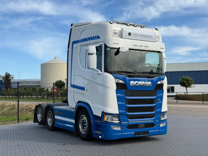 Scania S650 V8 NGS 2.95WB, PTO VOORBEREIDING, VOLLUCHT, KING OF THE ROAD, RETARDER, LEER. - Tractor truck: picture 1 Scania S650 V8 NGS 2.95WB, PTO VOORBEREIDING, VOLLUCHT, KING OF THE ROAD, RETARDER, LEER. - Tractor truck: picture 1