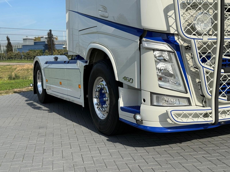 Volvo FH 13.460 SHOWSTAAT, HYDRAULIEK, COMPRESSOR, ADR, I-PARK COOL, INTERIEUR. - Tractor truck: picture 2 Volvo FH 13.460 SHOWSTAAT, HYDRAULIEK, COMPRESSOR, ADR, I-PARK COOL, INTERIEUR. - Tractor truck: picture 2