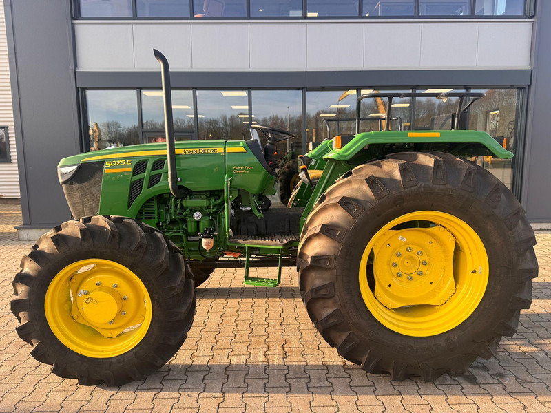 John Deere 5075E UNUSED, NO CE, ONLY FOR EXPORT! - Farm tractor: picture 2 John Deere 5075E UNUSED, NO CE, ONLY FOR EXPORT! - Farm tractor: picture 2