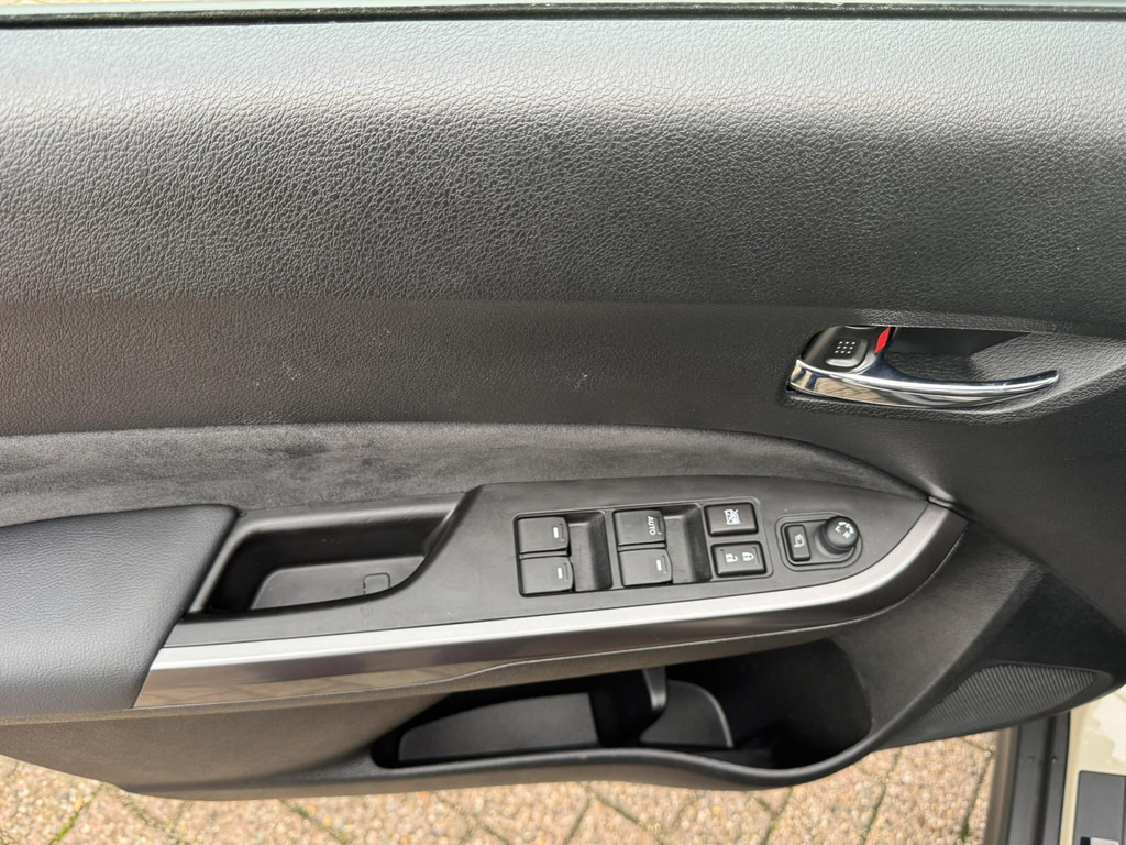 Car Suzuki Vitara-1.5 Hybrid Style Automaat Adaptive cruise Climate control Panoramadak Achteruitrijcamera Apple / Android: picture 19 Car Suzuki Vitara-1.5 Hybrid Style Automaat Adaptive cruise Climate control Panoramadak Achteruitrijcamera Apple / Android: picture 19