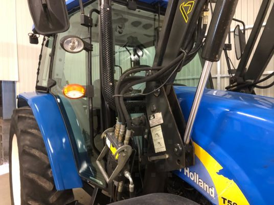 New Holland T5040 TRACTEUR + CHARGEUR - Farm tractor: picture 5 New Holland T5040 TRACTEUR + CHARGEUR - Farm tractor: picture 5