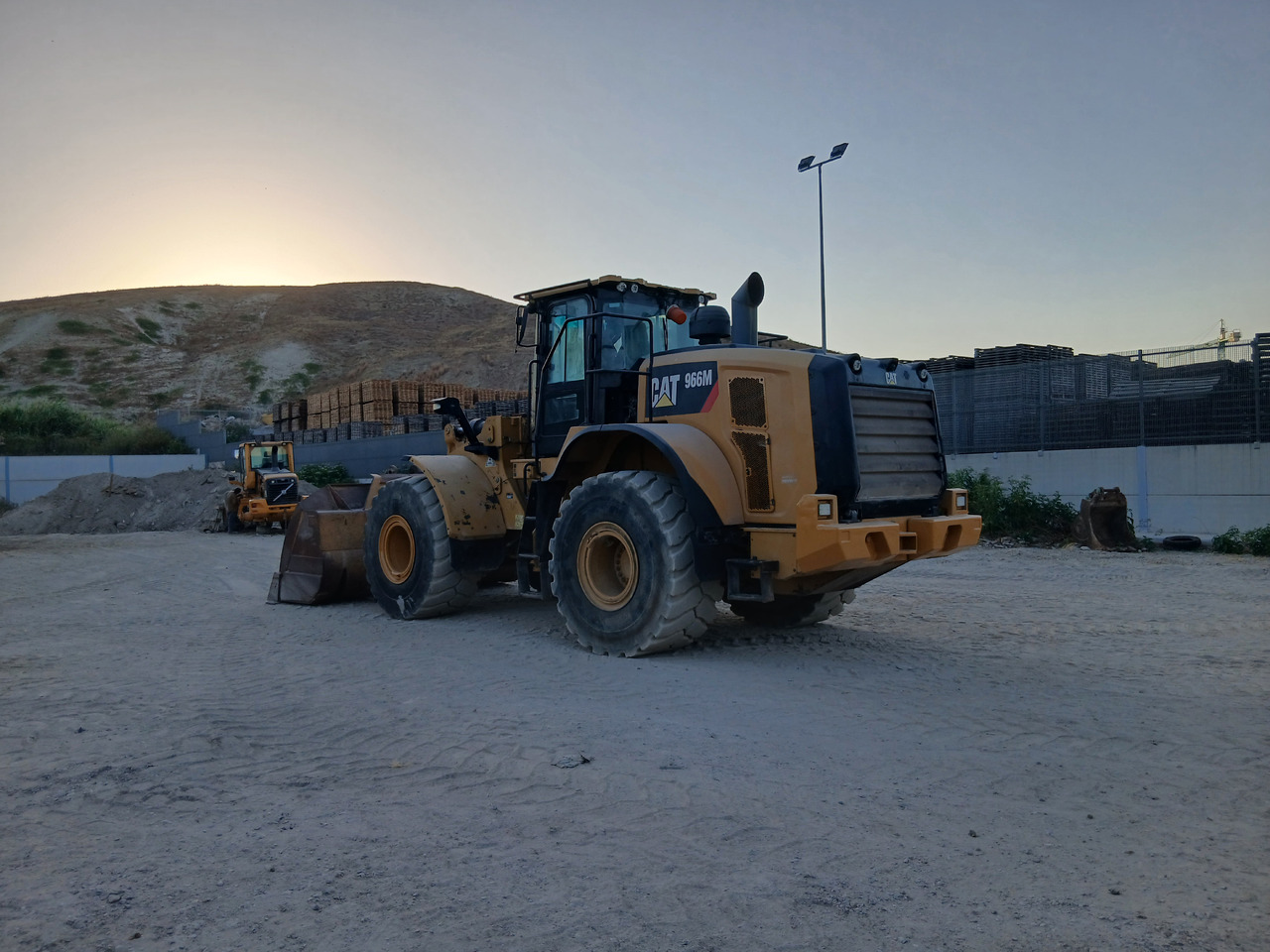 Caterpillar 966M - Construction machinery: picture 3 Caterpillar 966M - Construction machinery: picture 3