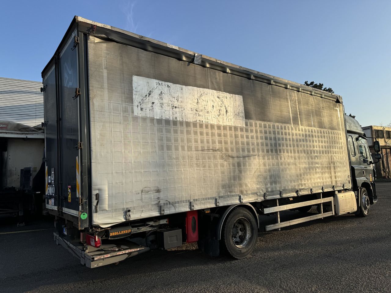 DAF Cf 330 - Curtain side truck: picture 3 DAF Cf 330 - Curtain side truck: picture 3