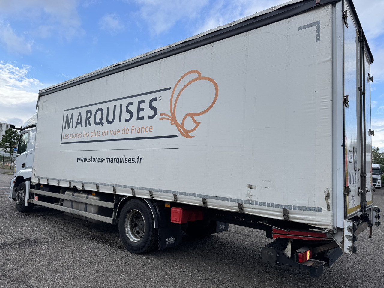 MERCEDES-BENZ Actros - Curtain side truck: picture 3 MERCEDES-BENZ Actros - Curtain side truck: picture 3