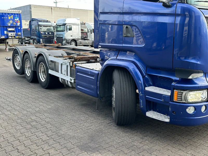 Scania R520 V8 8x4*4 Bdf / Retarder / 2 Tank / Full Air / Euro 6 - Container transporter/ Swap body truck: picture 3 Scania R520 V8 8x4*4 Bdf / Retarder / 2 Tank / Full Air / Euro 6 - Container transporter/ Swap body truck: picture 3