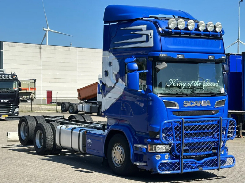 Scania R580 V8 6X2 Chassis WB 4.70mtr Retarder Topline Euro 6 - Cab chassis truck: picture 2 Scania R580 V8 6X2 Chassis WB 4.70mtr Retarder Topline Euro 6 - Cab chassis truck: picture 2