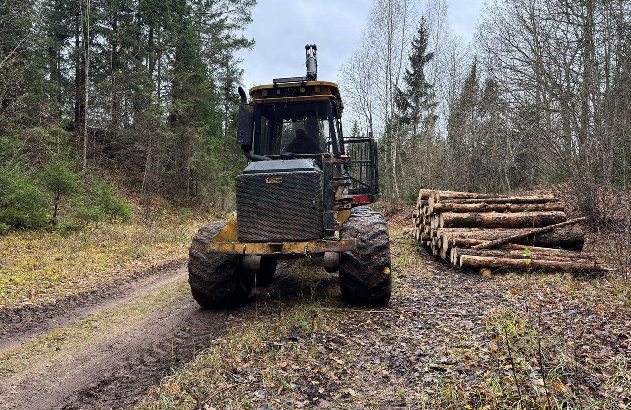 Tigercat 1075 - Forwarder: picture 3 Tigercat 1075 - Forwarder: picture 3