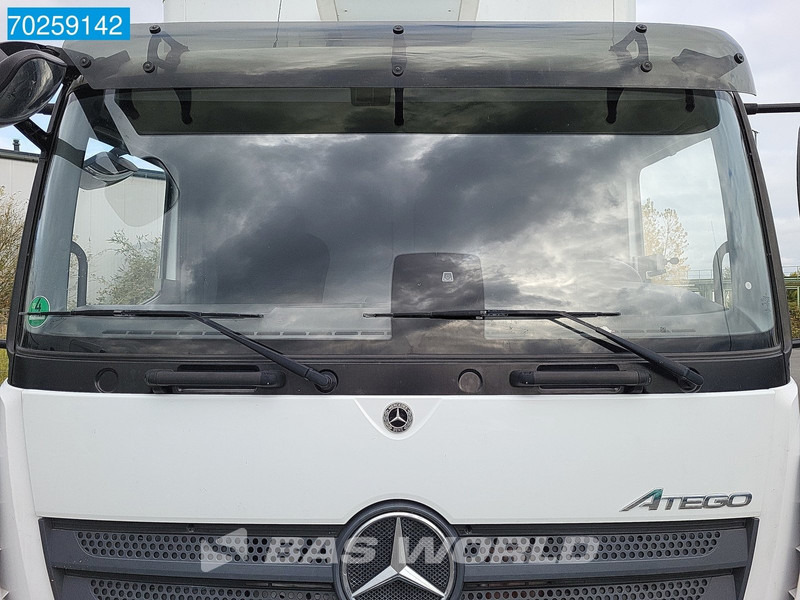 Refrigerator truck Mercedes-Benz Atego 816 4X2 7.49t Thermoking B-100 Max Ladebordwand Junge: picture 8