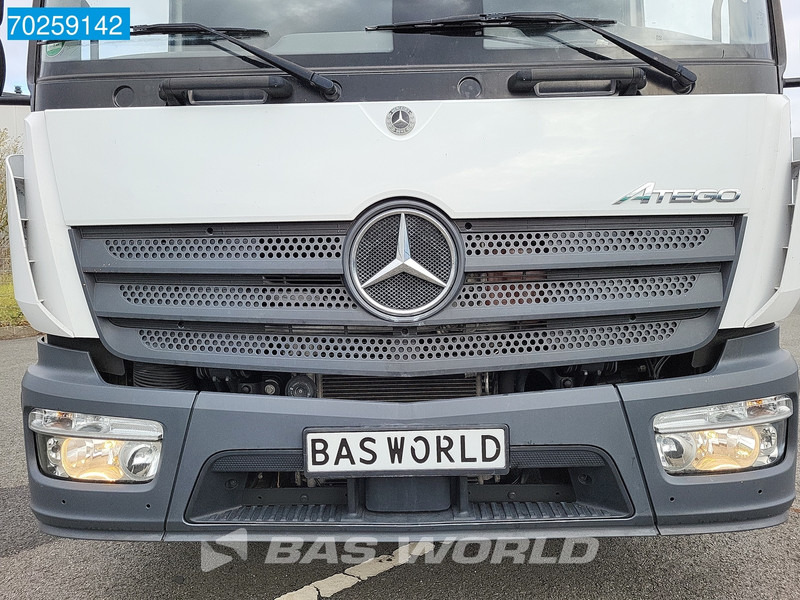 Refrigerator truck Mercedes-Benz Atego 816 4X2 7.49t Thermoking B-100 Max Ladebordwand Junge: picture 9