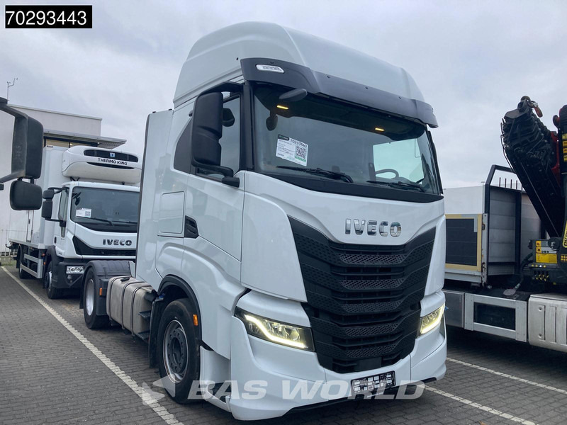 Iveco S-Way 490 4X2 Retarder Standairco 2xTanks ACC LED Navi Euro 6 - Tractor truck: picture 2 Iveco S-Way 490 4X2 Retarder Standairco 2xTanks ACC LED Navi Euro 6 - Tractor truck: picture 2