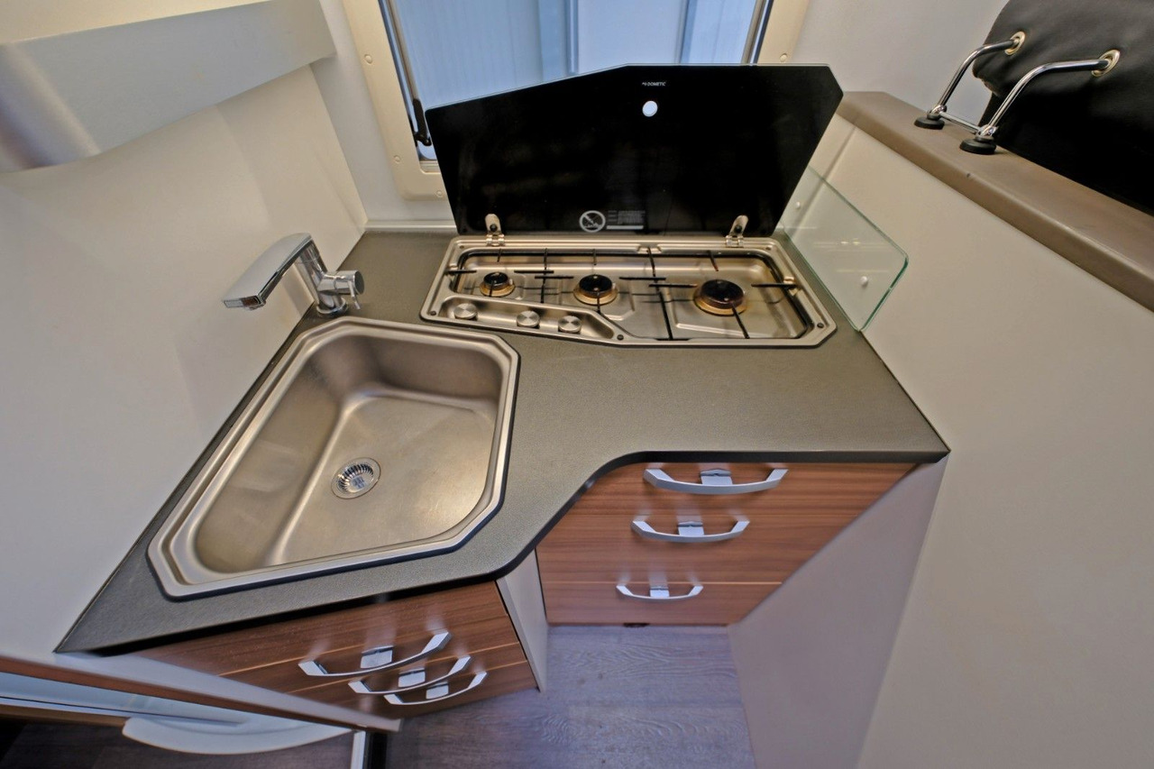 Semi-integrated motorhome Adria Matrix M 670 SL/Einzelbetten+Hubbett/Klima/Solar: picture 13
