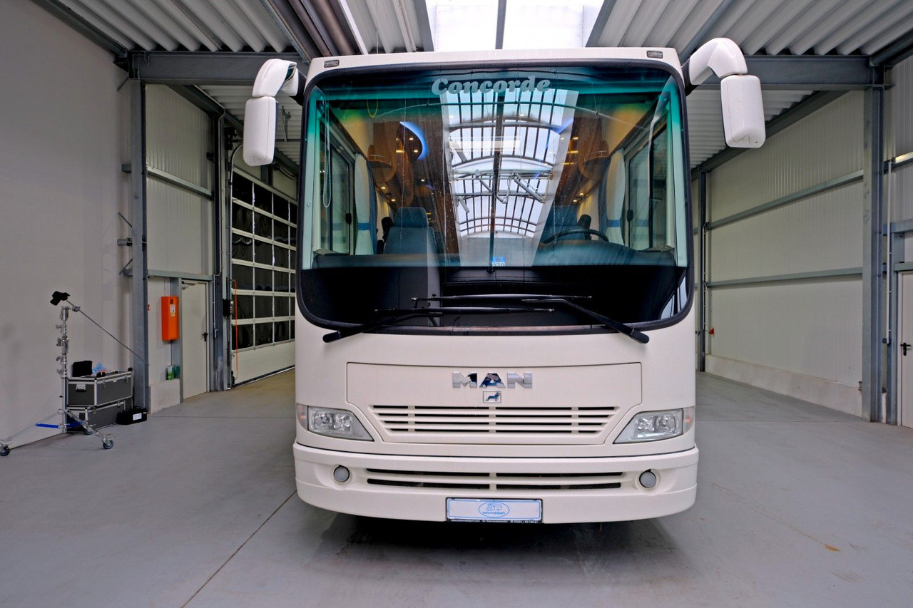 Concorde Liner 830 H/M.A.N/Festbett/Garage/PREISKNKALLER - Integrated motorhome: picture 3 Concorde Liner 830 H/M.A.N/Festbett/Garage/PREISKNKALLER - Integrated motorhome: picture 3