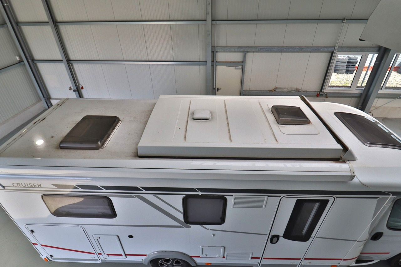 LMC Cruiser 732G/Automatik/Einzelbetten+Aufstelldach - Semi-integrated motorhome: picture 4 LMC Cruiser 732G/Automatik/Einzelbetten+Aufstelldach - Semi-integrated motorhome: picture 4