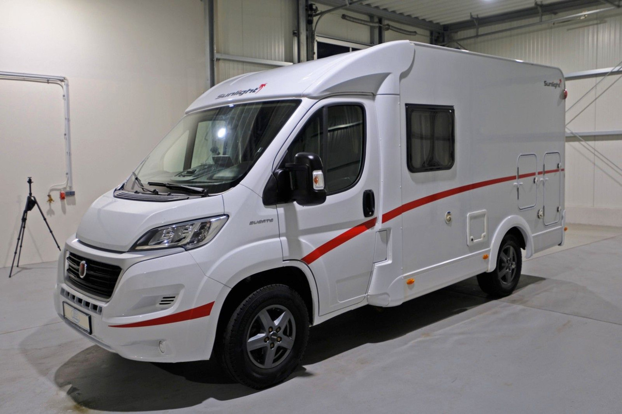 Sunlight V 60/1.Hand/Festbett/Garage/Klima/Markise - Semi-integrated motorhome: picture 2 Sunlight V 60/1.Hand/Festbett/Garage/Klima/Markise - Semi-integrated motorhome: picture 2