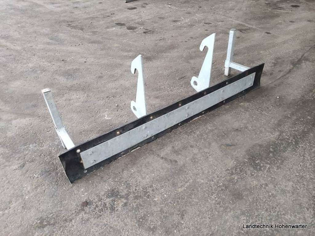 Gummischieber mit Weidemann Aufnahme (Eigenbau) (14640) - Blade for Agricultural machinery: picture 1 Gummischieber mit Weidemann Aufnahme (Eigenbau) (14640) - Blade for Agricultural machinery: picture 1