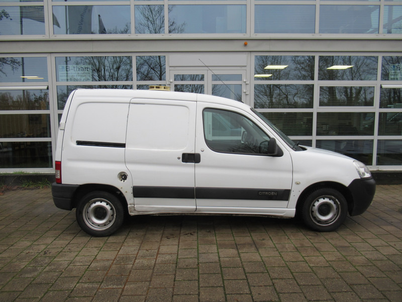 Citroën Berlingo 1.6 HDI 66KW 600 First AHK Schuifdeur - Small van: picture 2 Citroën Berlingo 1.6 HDI 66KW 600 First AHK Schuifdeur - Small van: picture 2