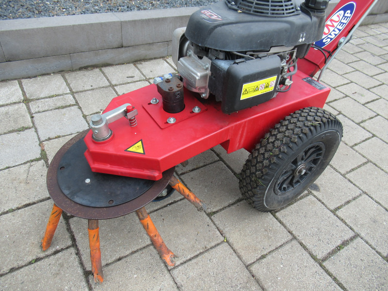 GS Sweep MS 0700R Onkruidborstel HONDA GCV160 - Garden equipment: picture 3 GS Sweep MS 0700R Onkruidborstel HONDA GCV160 - Garden equipment: picture 3