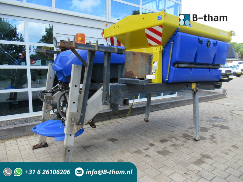 NIDO SCHMIDT STRATOS B25-27 VCLN-49 2,5 M3 + 1.210 L - Sand/ Salt spreader: picture 1 NIDO SCHMIDT STRATOS B25-27 VCLN-49 2,5 M3 + 1.210 L - Sand/ Salt spreader: picture 1