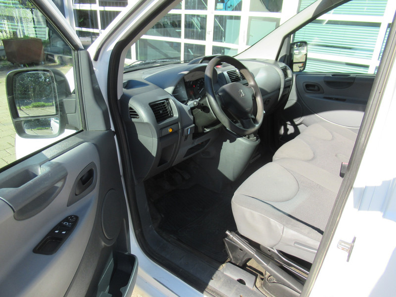 Small van Peugeot Expert 227 1.6 HDI L1H1 P+ 3-zit ! Top Staat ! AIRCO: picture 17