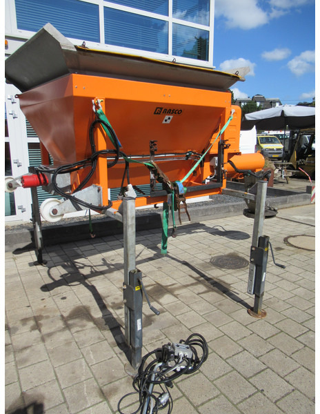 RASCO JUNIOR 1.0M + HONDA Motor - Engine Salt Salz ROTACIJSKI POSIPAC - Sand/ Salt spreader: picture 3 RASCO JUNIOR 1.0M + HONDA Motor - Engine Salt Salz ROTACIJSKI POSIPAC - Sand/ Salt spreader: picture 3