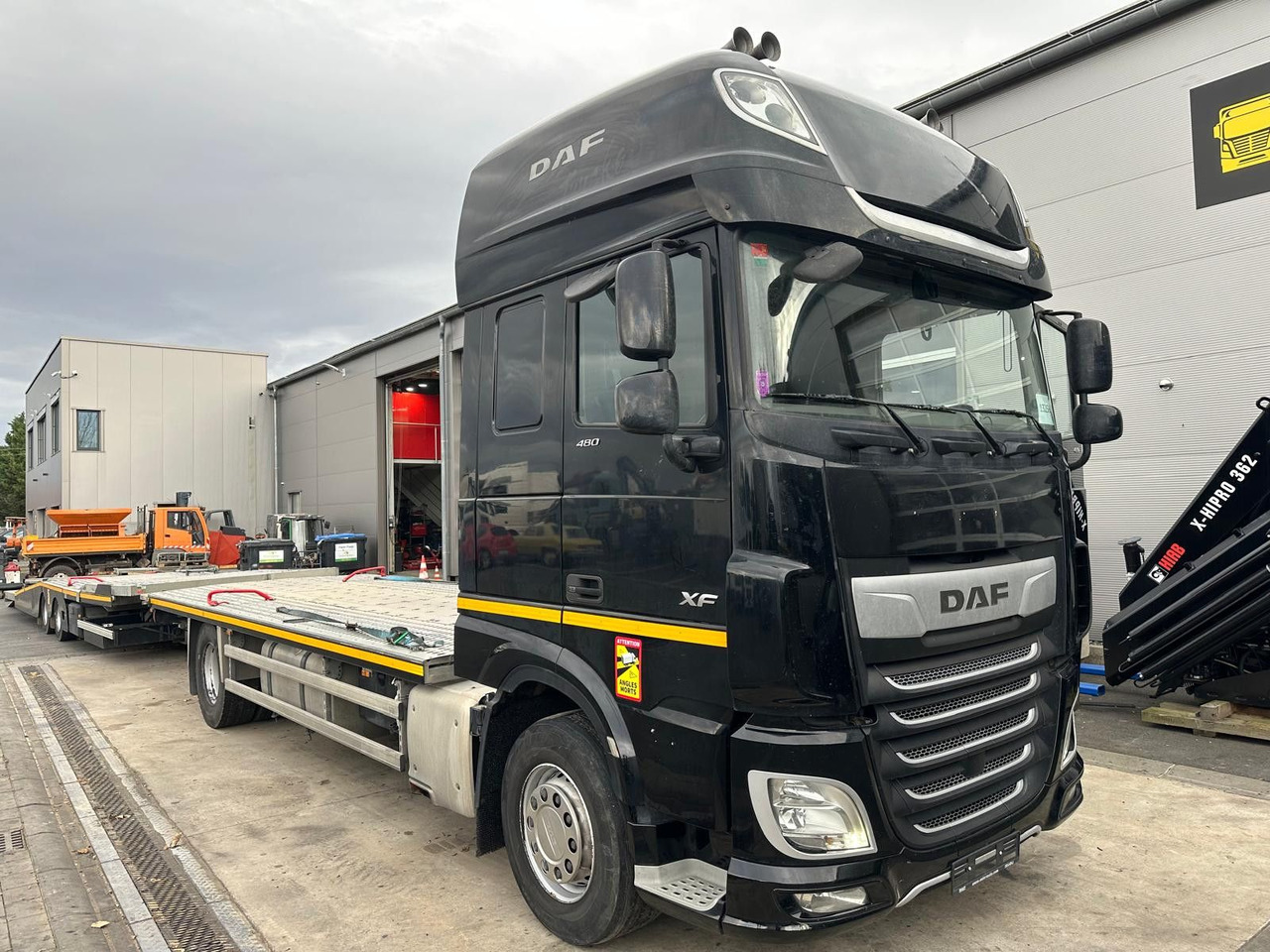 DAF 480XF*Flachzug*Aufstellbühne*VDI2700*Top! - Autotransporter truck: picture 1 DAF 480XF*Flachzug*Aufstellbühne*VDI2700*Top! - Autotransporter truck: picture 1