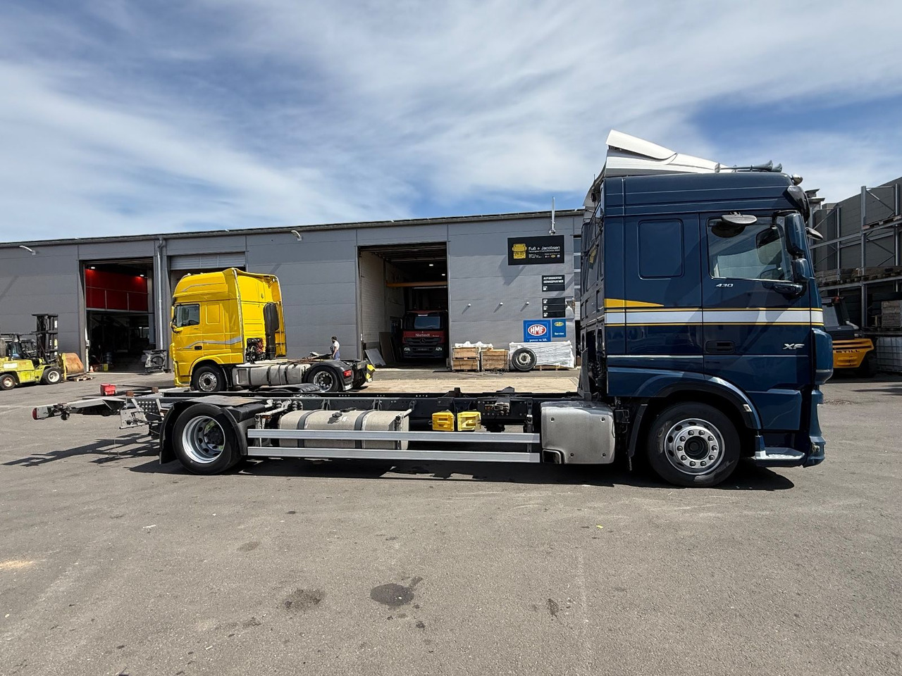 DAF XF430/Jumbo;Mega/Intarder/Standklima-Heizung/BDF - Cab chassis truck: picture 4 DAF XF430/Jumbo;Mega/Intarder/Standklima-Heizung/BDF - Cab chassis truck: picture 4