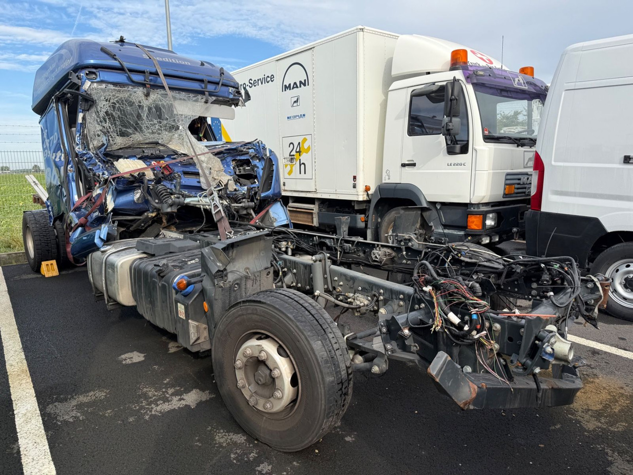Iveco Eurocargo 110EL250 Unfallchassis - Autotransporter truck: picture 2 Iveco Eurocargo 110EL250 Unfallchassis - Autotransporter truck: picture 2