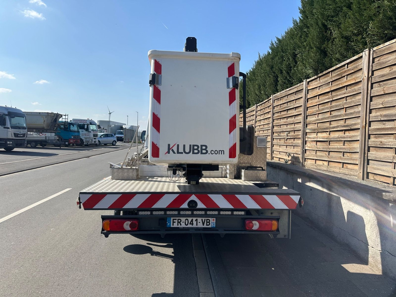 Renault Master III*Steiger 12m*orig.km*Topzustand* Renault Master III*Steiger 12m*orig.km*Topzustand* - Truck with aerial platform, Commercial truck: picture 5 Renault Master III*Steiger 12m*orig.km*Topzustand* Renault Master III*Steiger 12m*orig.km*Topzustand* - Truck with aerial platform, Commercial truck: picture 5