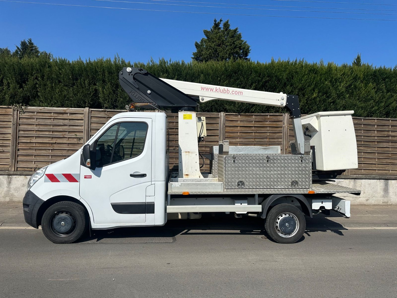 Renault Master Renault Master - Truck with aerial platform, Commercial truck: picture 4 Renault Master Renault Master - Truck with aerial platform, Commercial truck: picture 4