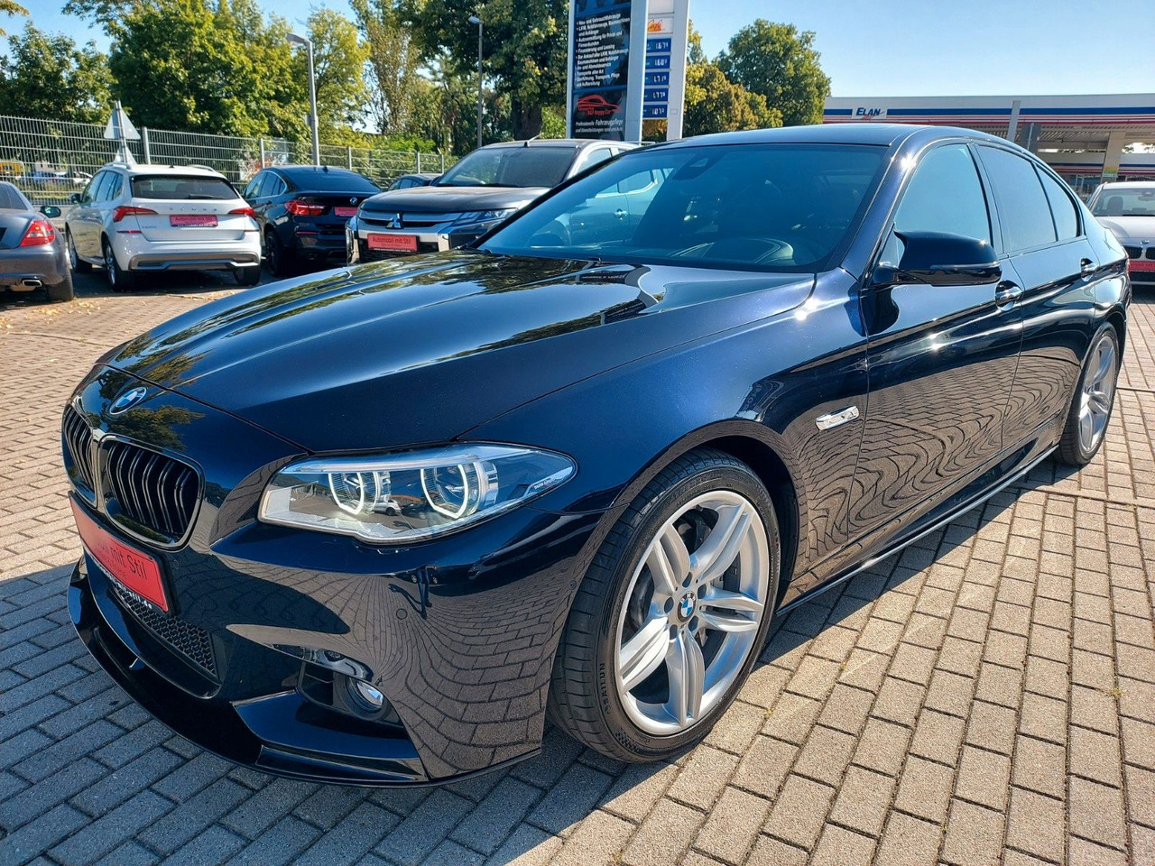 BMW 550i Limousine Autom. M-Sport HUD Glasdach H&K - Sedan: picture 3 BMW 550i Limousine Autom. M-Sport HUD Glasdach H&K - Sedan: picture 3