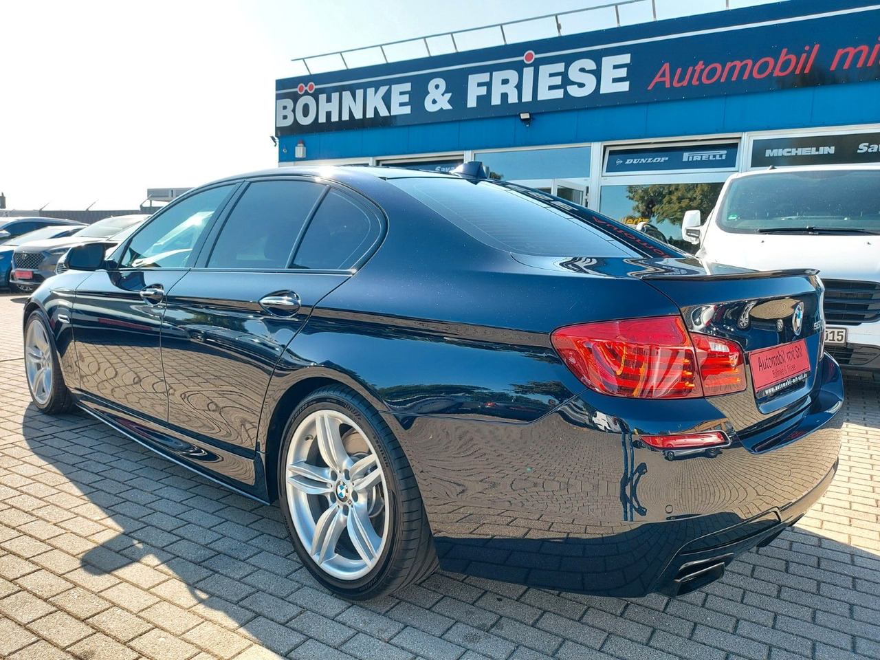 BMW 550i Limousine Autom. M-Sport HUD Glasdach H&K - Sedan: picture 4 BMW 550i Limousine Autom. M-Sport HUD Glasdach H&K - Sedan: picture 4