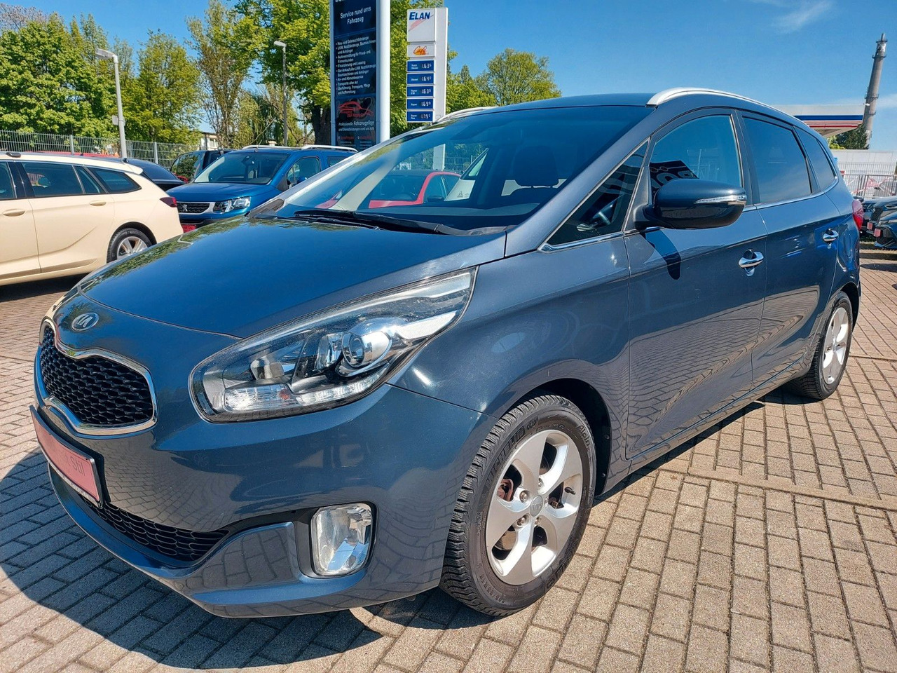 Kia Carens Spirit 7 Sitze Kamera Klima Navi Tempo - SUV: picture 4 Kia Carens Spirit 7 Sitze Kamera Klima Navi Tempo - SUV: picture 4