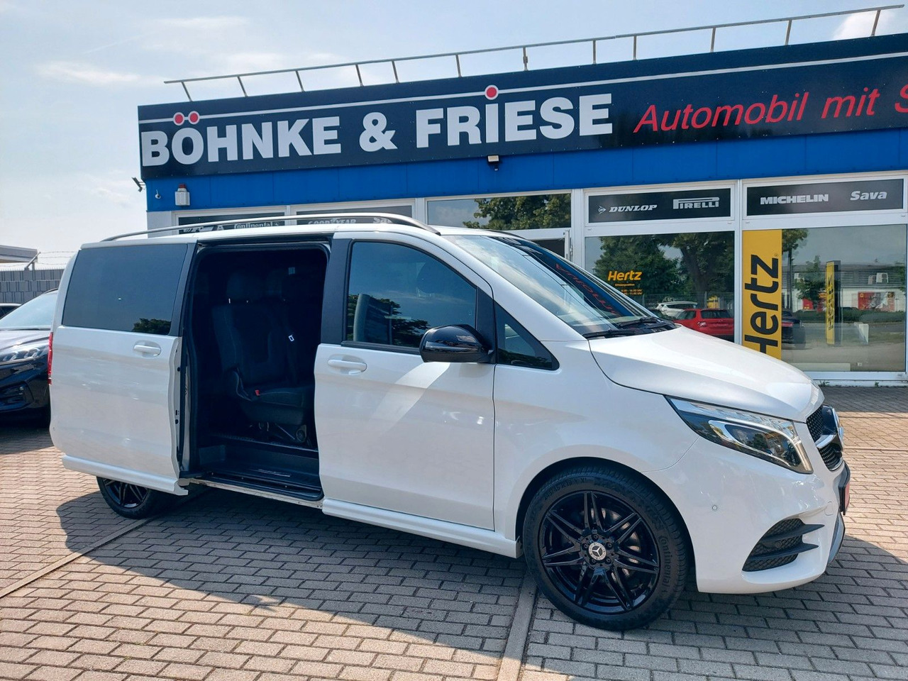Mercedes-Benz V 300 V -Klasse EDITION 2020 4MATIC lang AMG - Passenger van: picture 1 Mercedes-Benz V 300 V -Klasse EDITION 2020 4MATIC lang AMG - Passenger van: picture 1