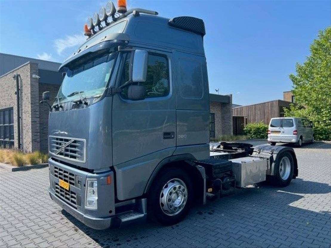 Volvo FH 12.380 FH12.380 - Tractor truck: picture 1 Volvo FH 12.380 FH12.380 - Tractor truck: picture 1