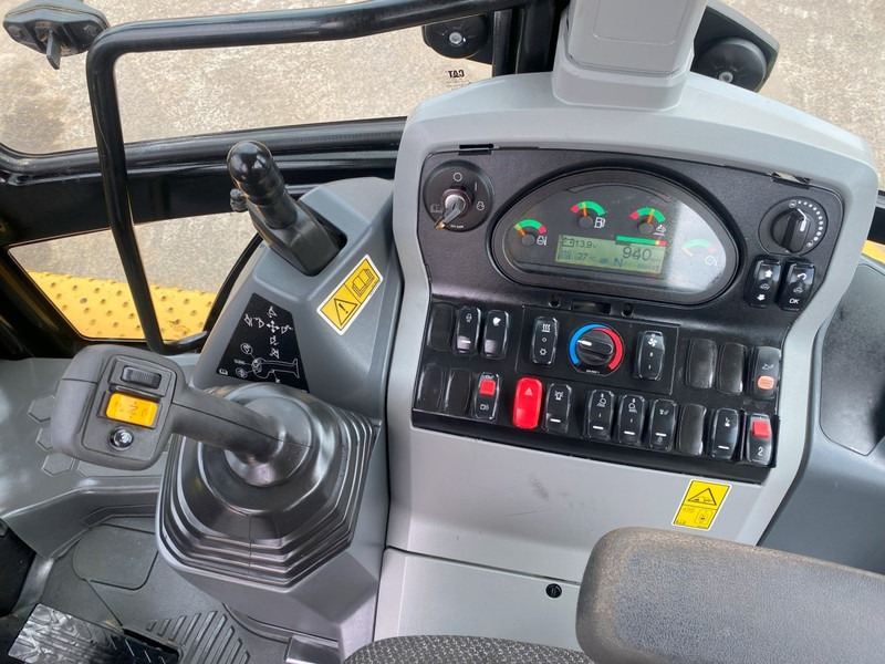 Caterpillar 432F2 NVT - Backhoe loader: picture 4 Caterpillar 432F2 NVT - Backhoe loader: picture 4