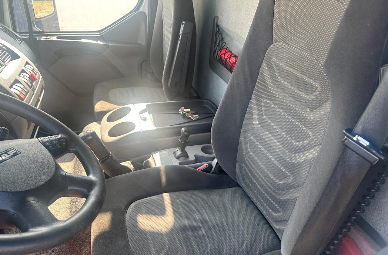 DAF LF 55.220 FURGONE 8 MT. - Box truck: picture 5 DAF LF 55.220 FURGONE 8 MT. - Box truck: picture 5