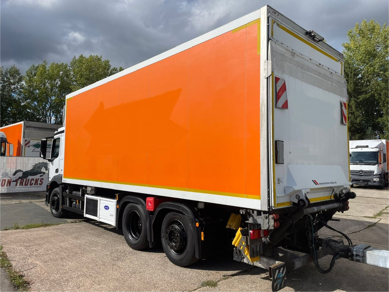 Mercedes-Benz Antos 2543 6x2 Kühlkoffer/CARRIER/NLA/LBW/AC/EU6 - Refrigerator truck: picture 4 Mercedes-Benz Antos 2543 6x2 Kühlkoffer/CARRIER/NLA/LBW/AC/EU6 - Refrigerator truck: picture 4