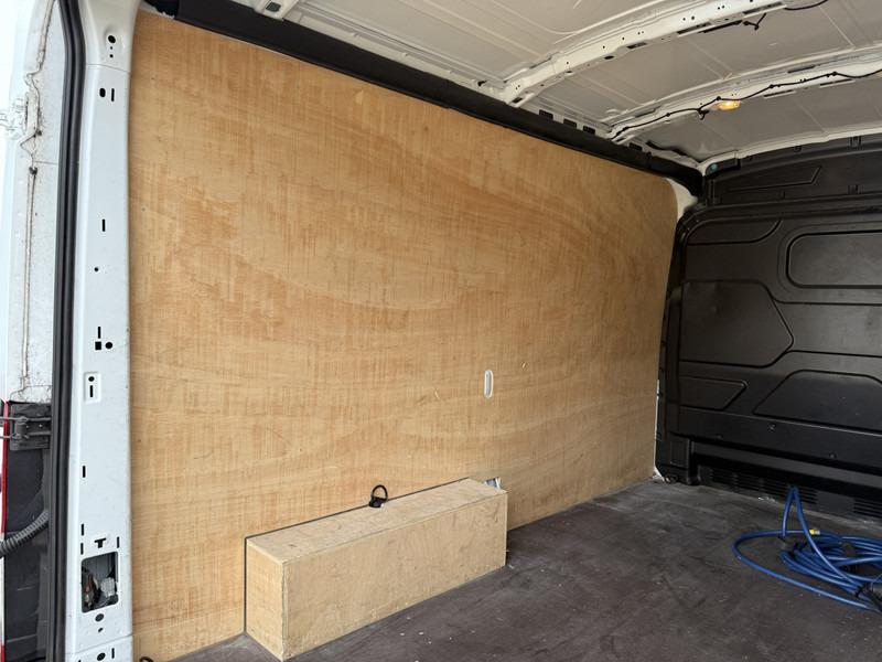 Panel van, Electric van Ford E-Transit 390 75kWh 184PK Elektrisch 75kWh 334km WLTP BEV Snelladen L2H2 Climate Control Tacho Carplay Camera Stoelverwarming Parkeersensoren voor achter: picture 13 Panel van, Electric van Ford E-Transit 390 75kWh 184PK Elektrisch 75kWh 334km WLTP BEV Snelladen L2H2 Climate Control Tacho Carplay Camera Stoelverwarming Parkeersensoren voor achter: picture 13