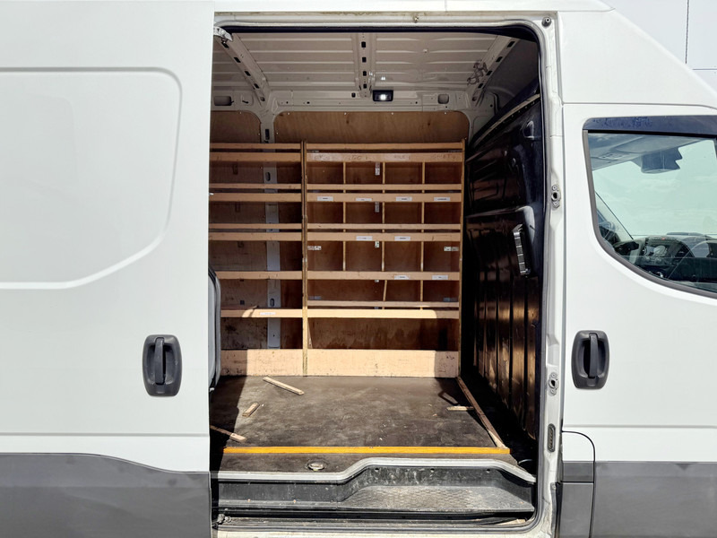 Panel van Iveco Daily 35S14 L2H2 Luchtvering Trekhaak Cruise Control Climate Control Lucht Geveerde Bestuurdersstoel: picture 10