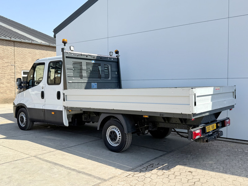 Iveco Daily 35S16 2.3 Automaat Dubbele Cabine Trekhaak 3.5t Climate Control 7 Zitplaatsen Standkachel DC - Open body delivery van, Combi van: picture 2 Iveco Daily 35S16 2.3 Automaat Dubbele Cabine Trekhaak 3.5t Climate Control 7 Zitplaatsen Standkachel DC - Open body delivery van, Combi van: picture 2